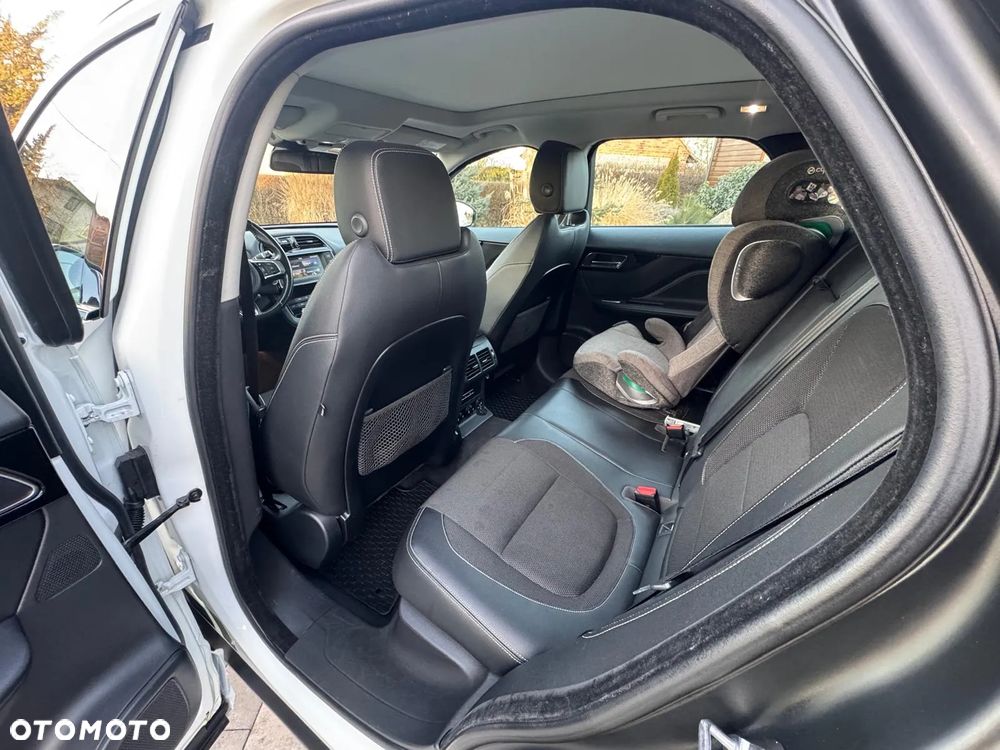 Jaguar F-Pace 2.0 i4P AWD R-Sport - 25