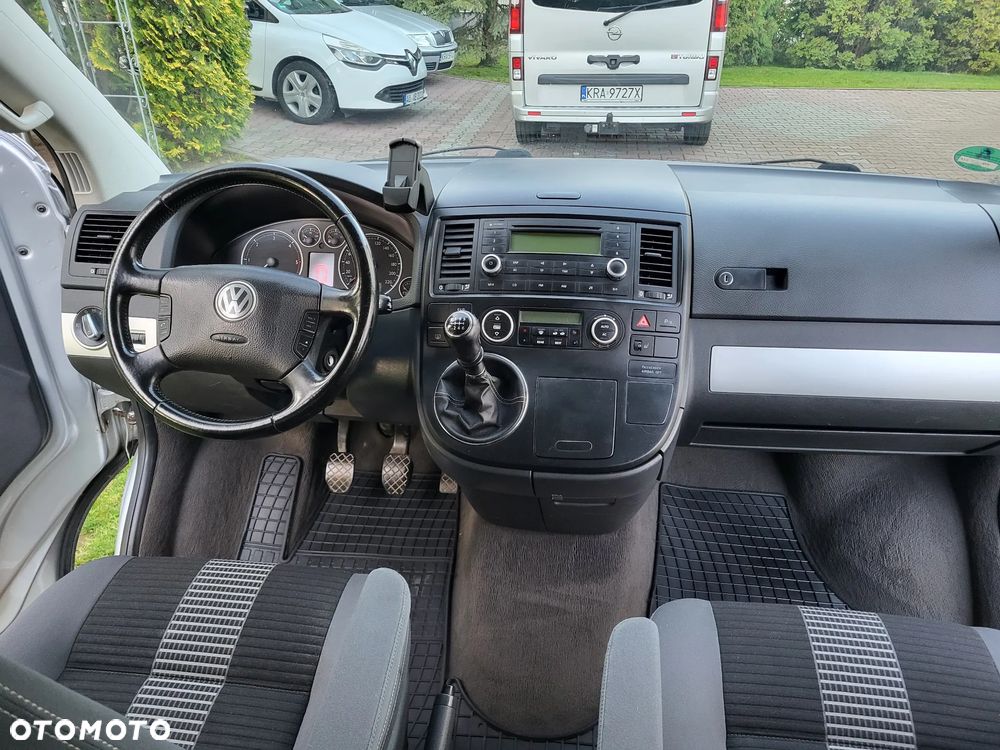 Volkswagen Multivan - 15