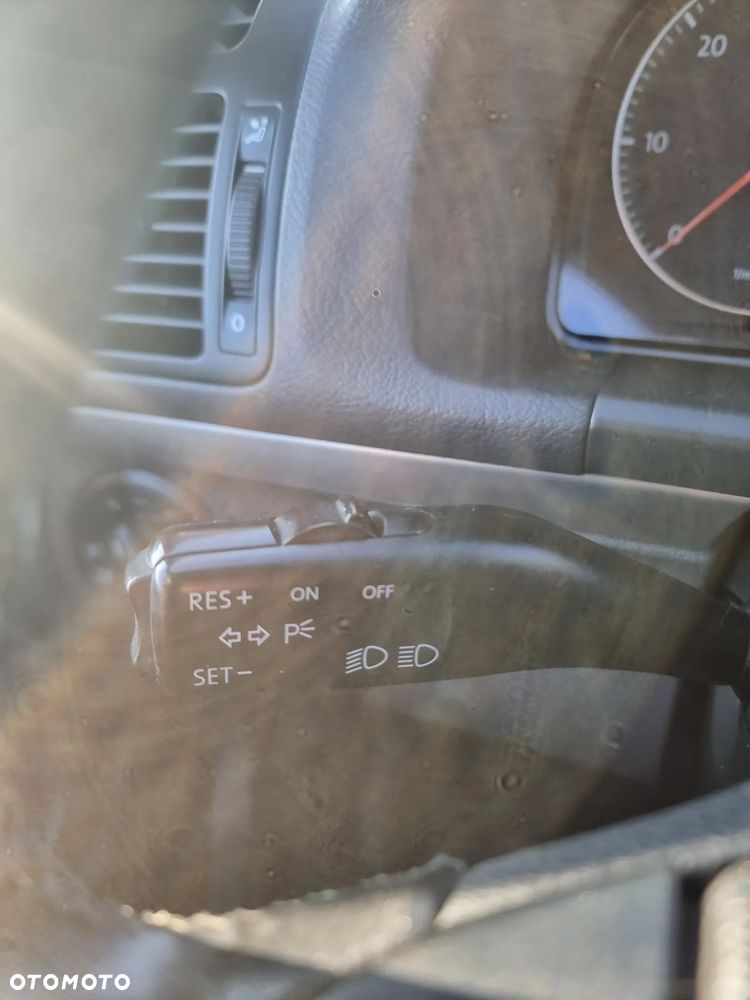 Volkswagen Touran - 5