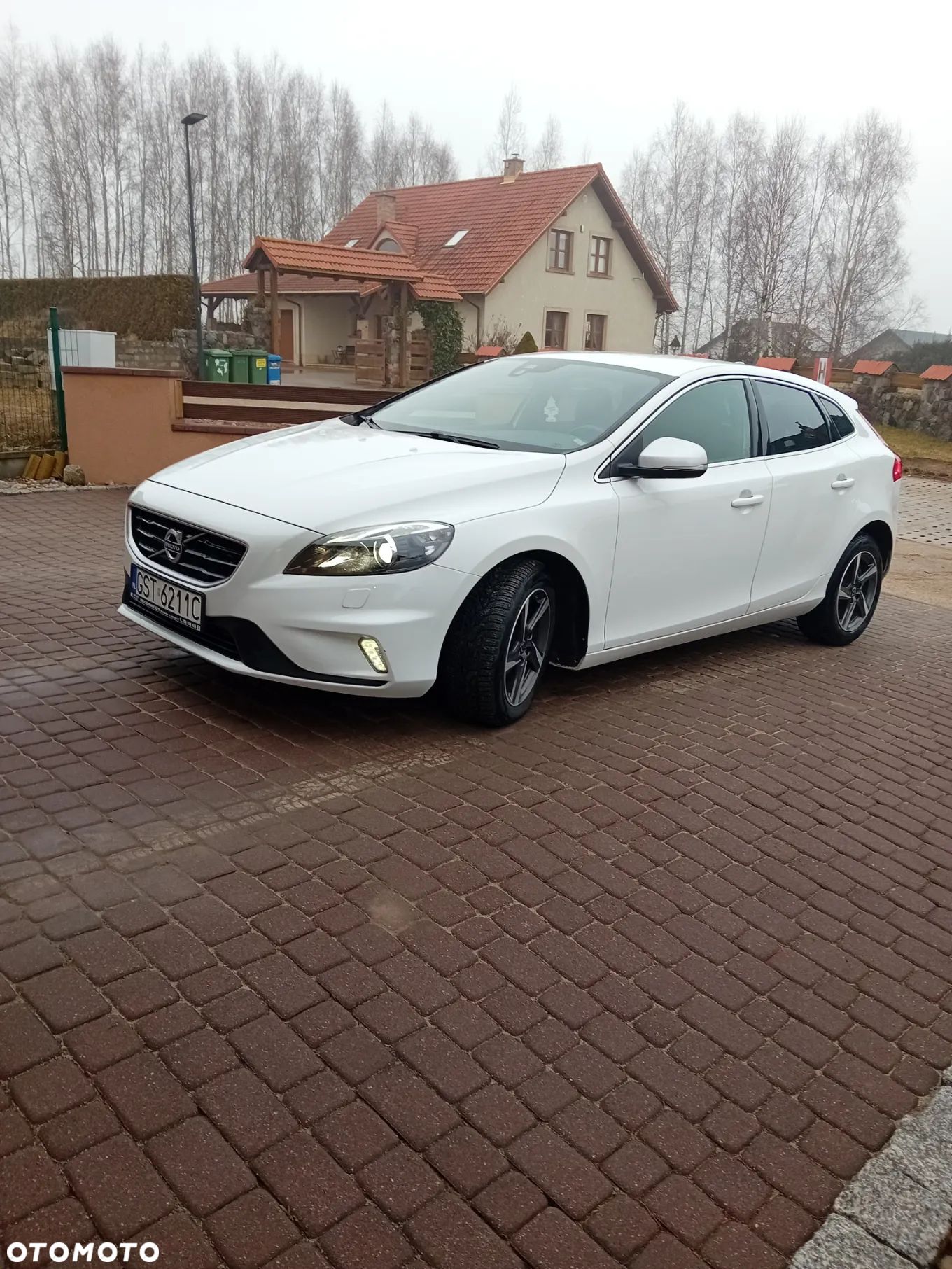 Volvo V40 D2 Drive-E R-Design Kinetic - 1