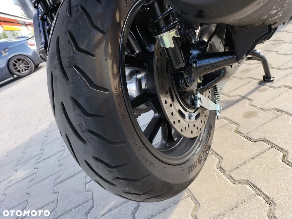 Yamaha MT - 12