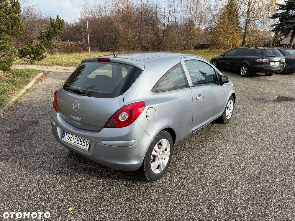 Opel Corsa 1.4 16V Color Edition - 3