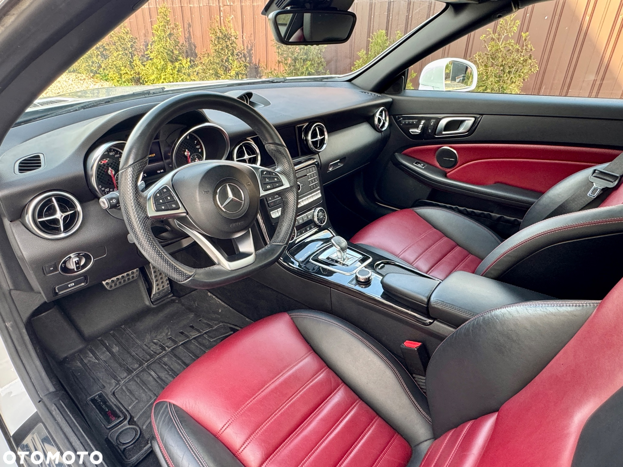 Mercedes-Benz SLC 300 9G-Tronic - 11