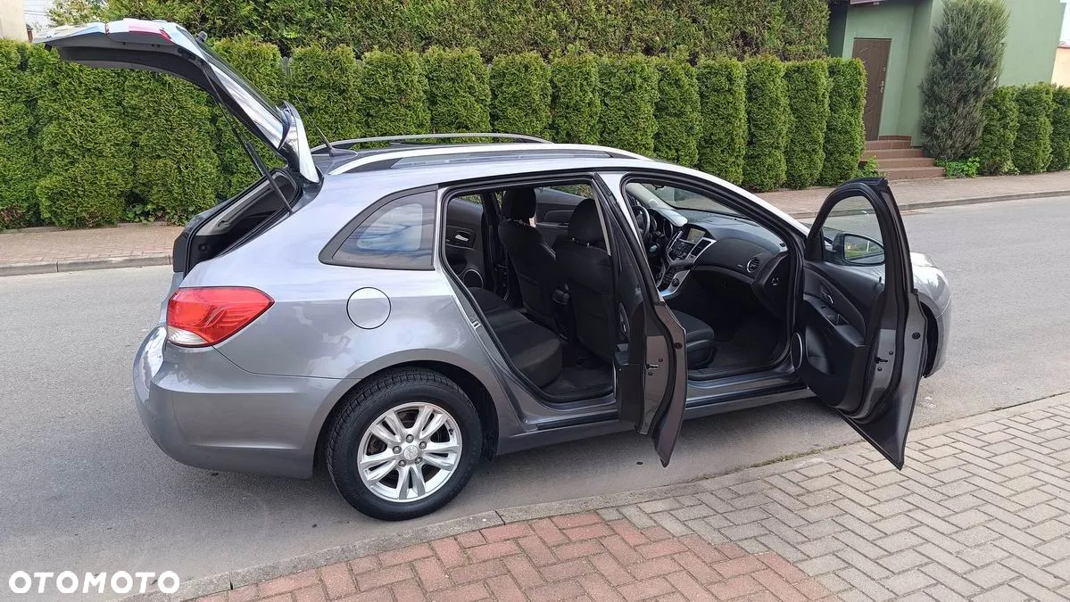 Chevrolet Cruze 1.7 LT - 13