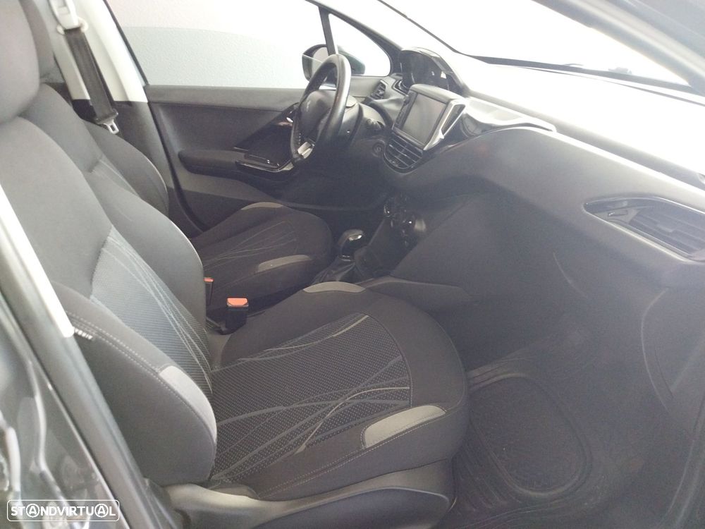 Peugeot 208 1.4 HDi - 8