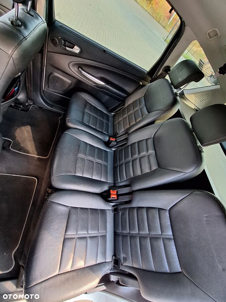 Ford S-Max 2.2 TDCi DPF Titanium - 29