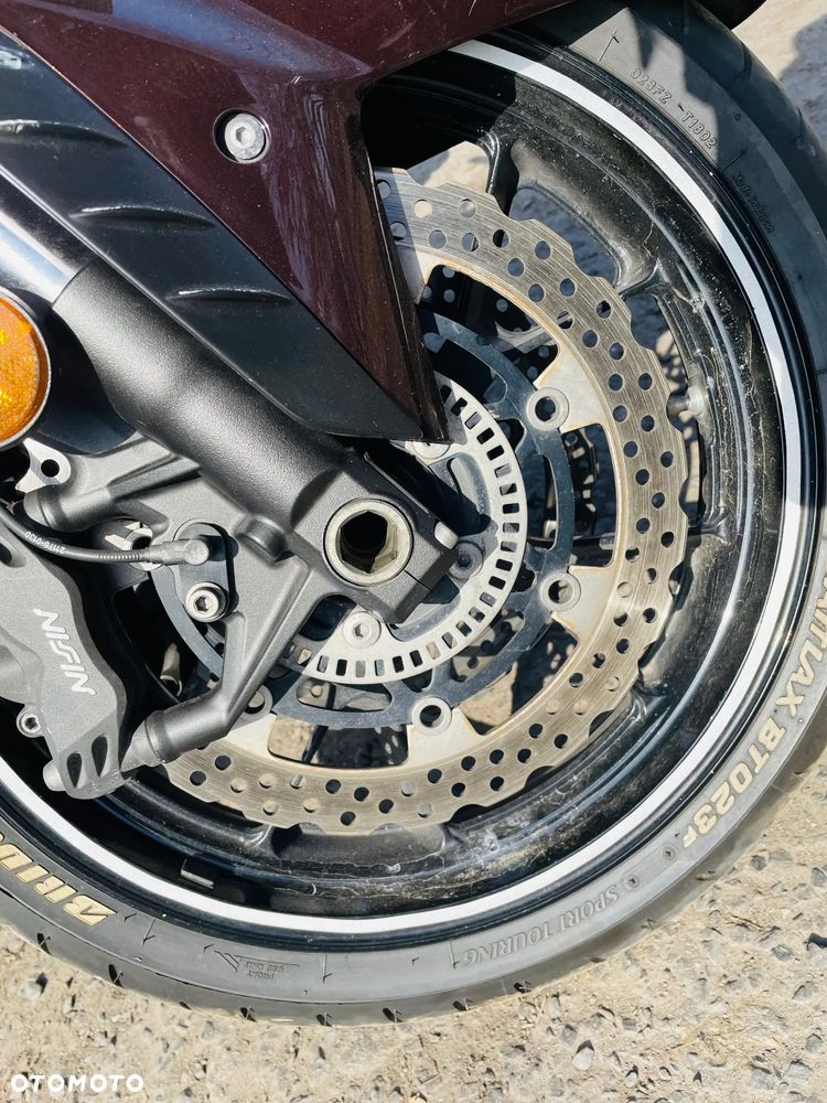 Kawasaki GTR - 24