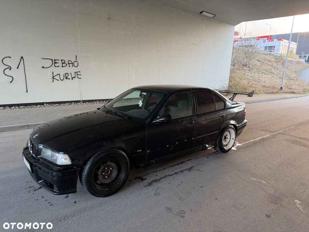 BMW Seria 3 323i - 2