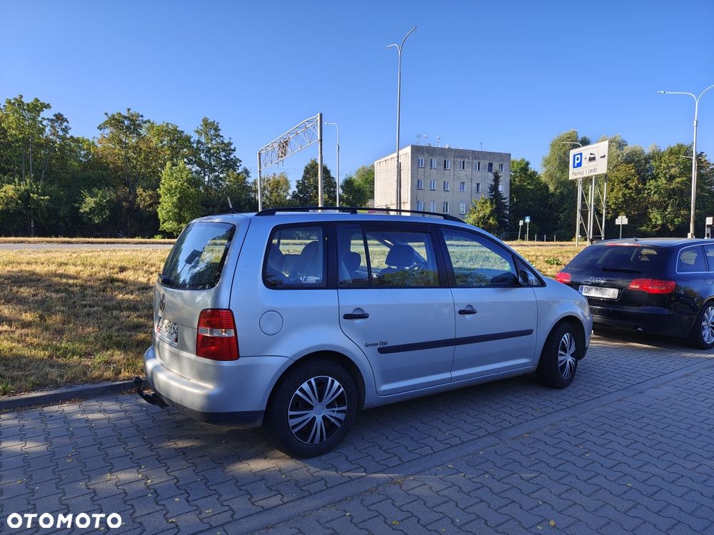 Volkswagen Touran - 3