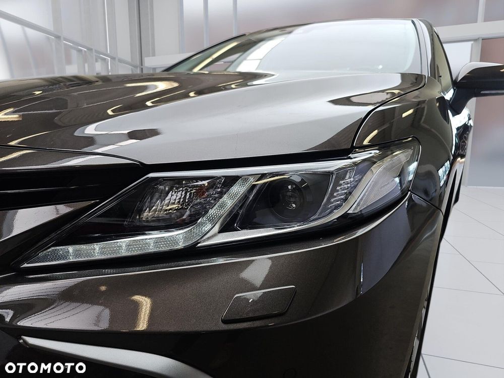 Toyota Camry 2.5 Hybrid Comfort CVT - 32