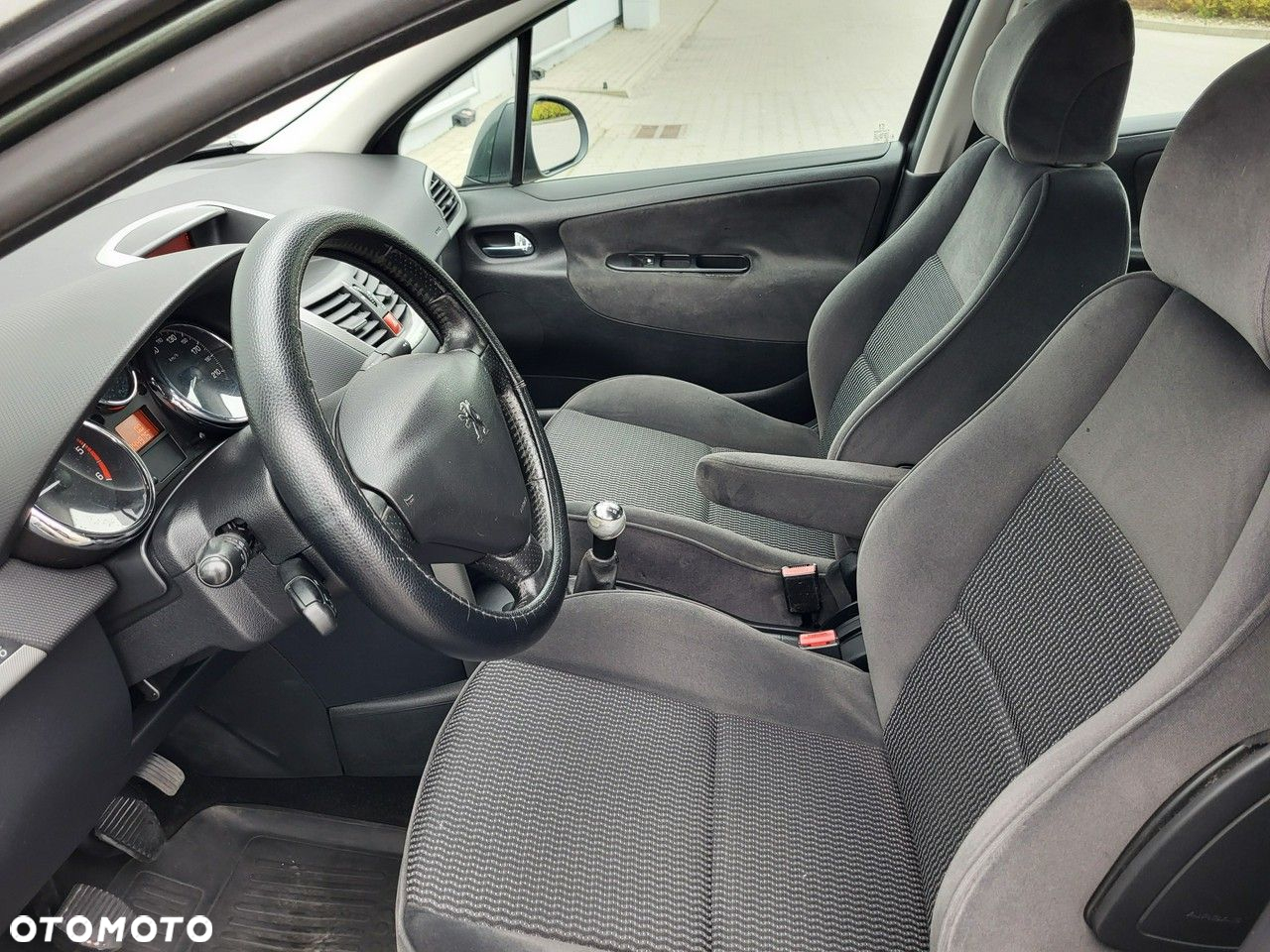 Peugeot 207 - 22