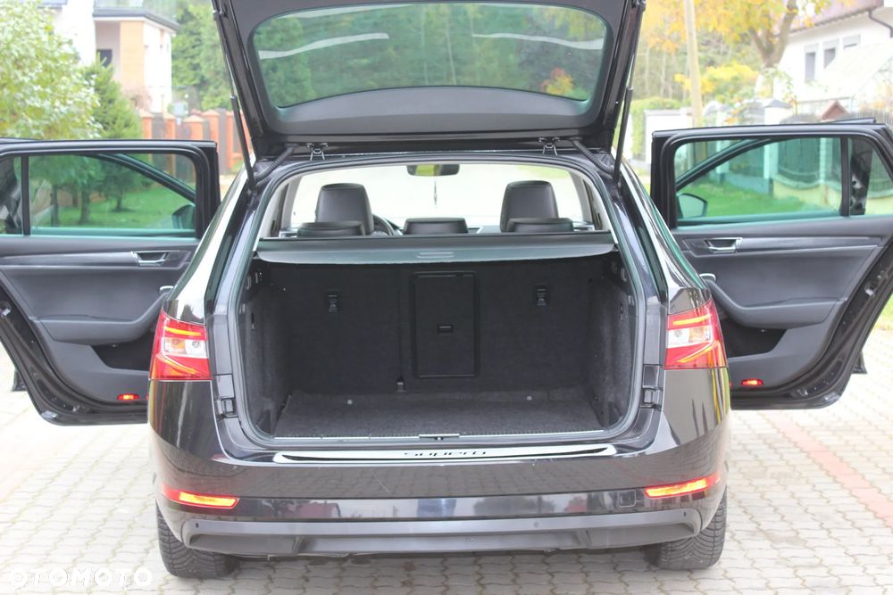 Skoda Superb 2.0 TDI DSG Premium Edition - 36