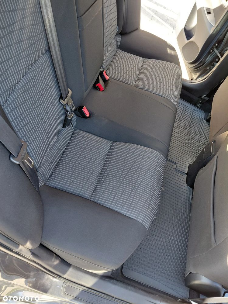 Toyota Avensis 1.8 Luna MS - 12