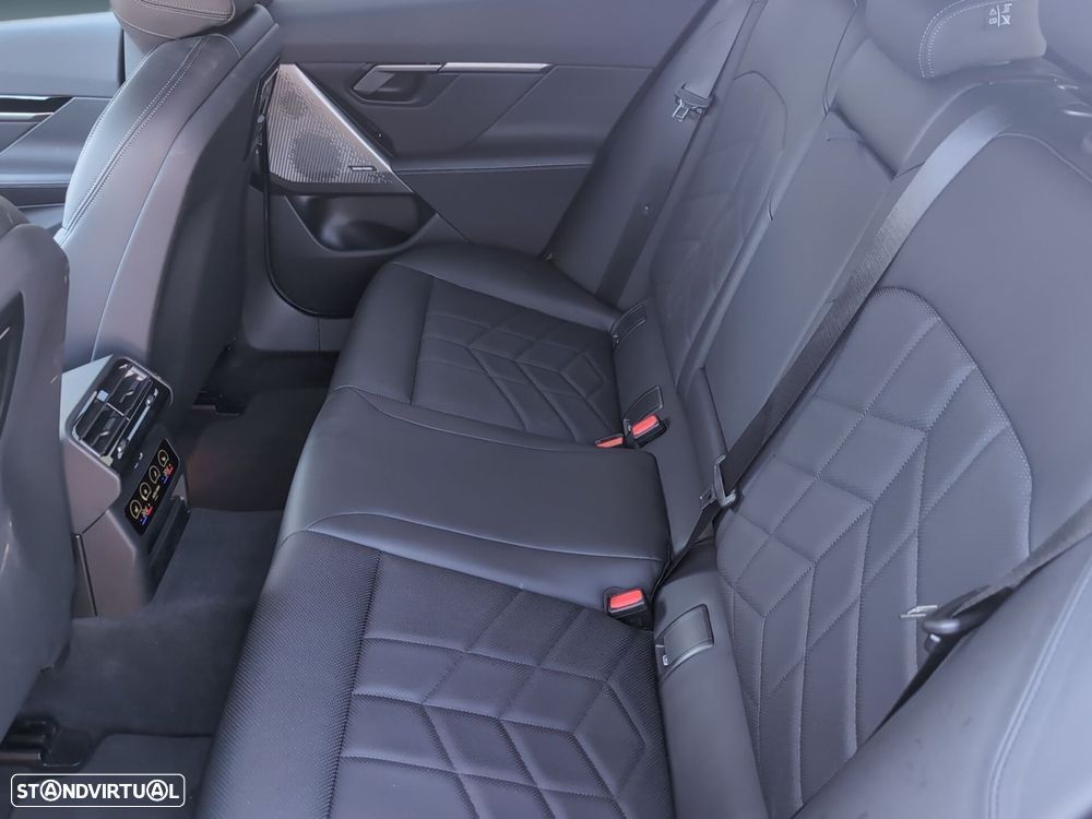 BMW 530 e xDrive Pack Desportivo M - 14