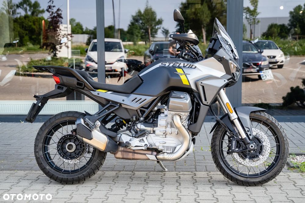 Moto Guzzi Stelvio - 2