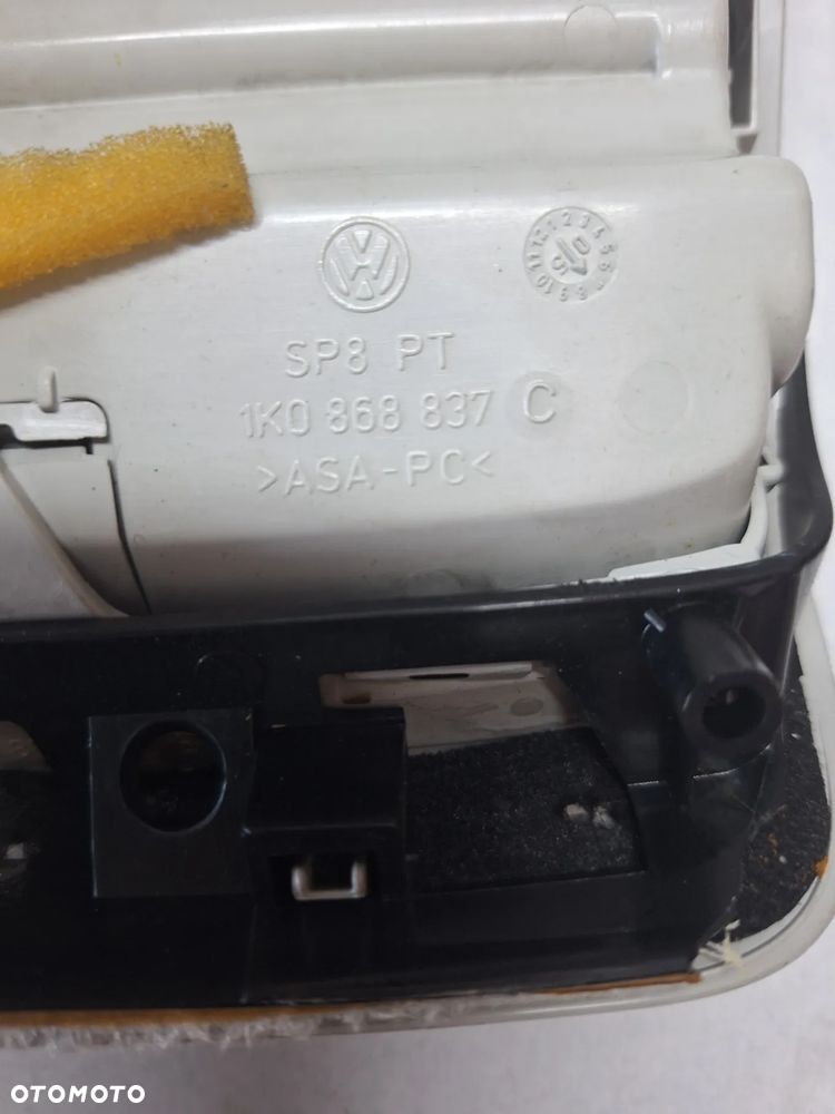 LAMPKA OŚWIETLENIA KABINY,SCHOWEK- VW PASSAT B6 06r - 6