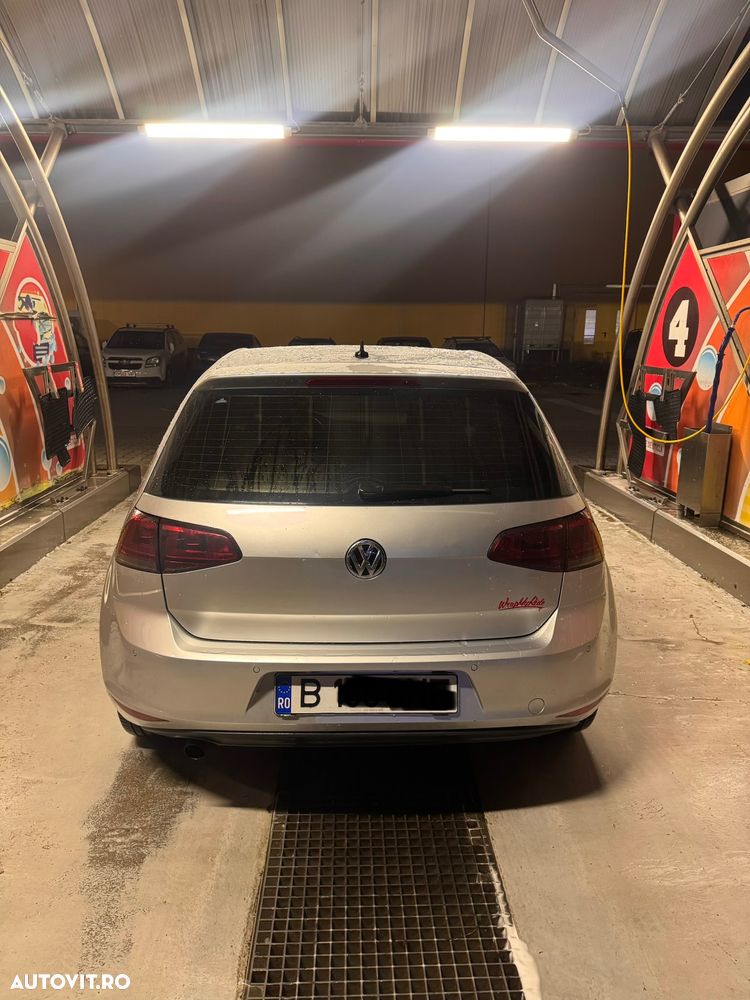 Volkswagen Golf - 2