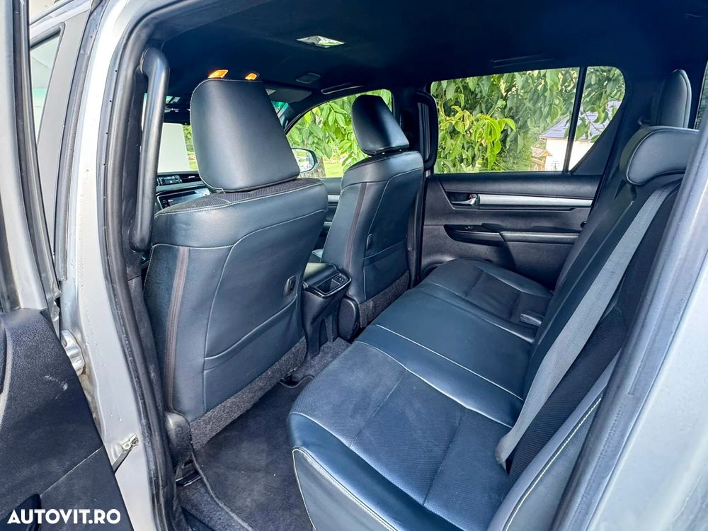 Toyota Hilux 2.8D 204CP 4x4 Double Cab AT Invincible - 6