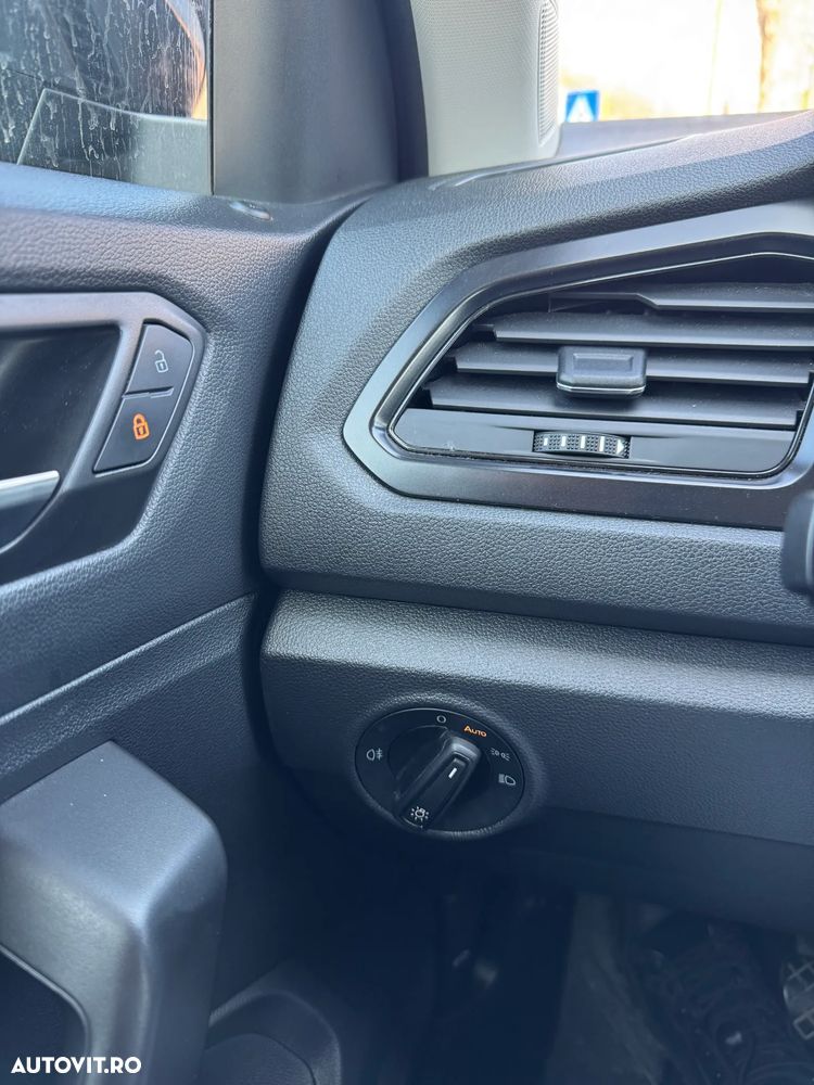 Volkswagen T-Roc - 18