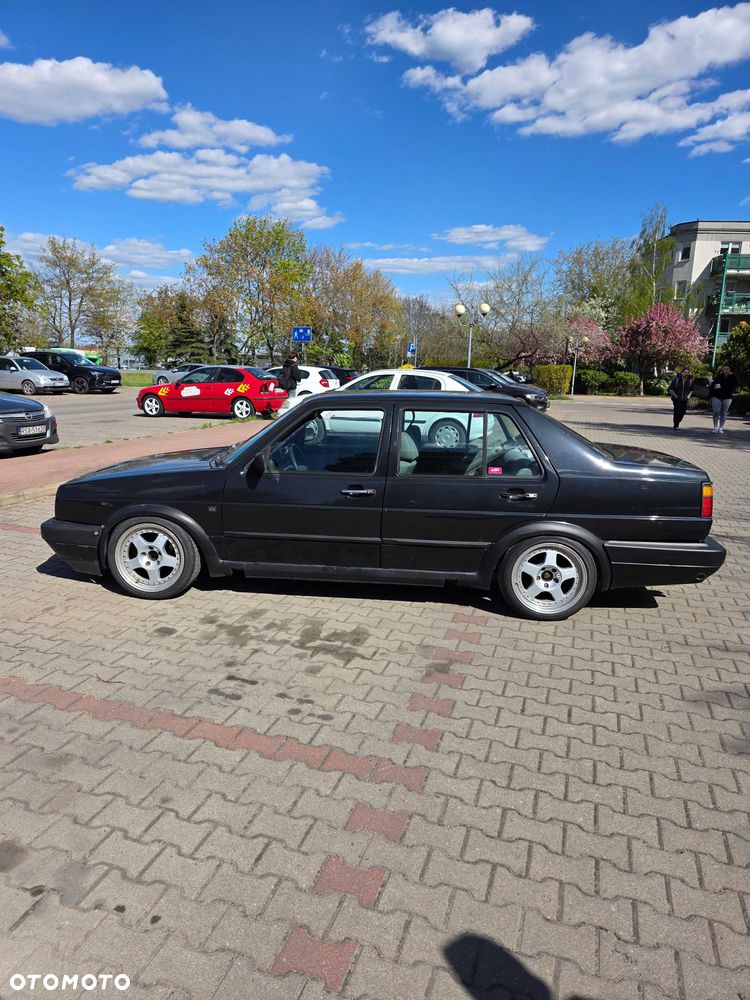 Volkswagen Jetta - 3