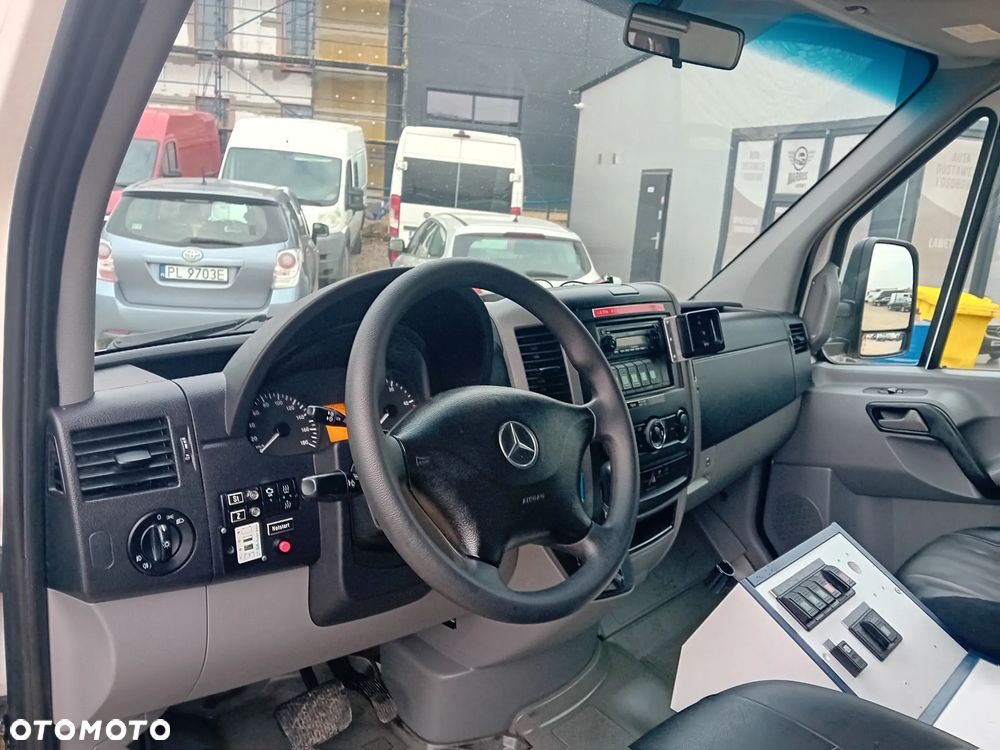 Mercedes-Benz Sprinter karetka - 21