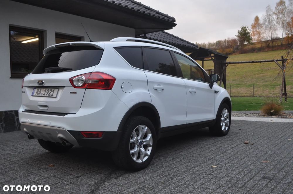 Ford Kuga 2.0 TDCi 2x4 Titanium - 14
