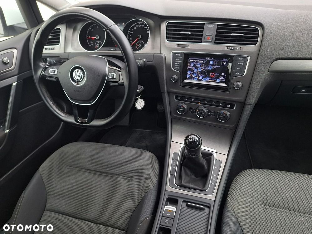 Volkswagen Golf - 12