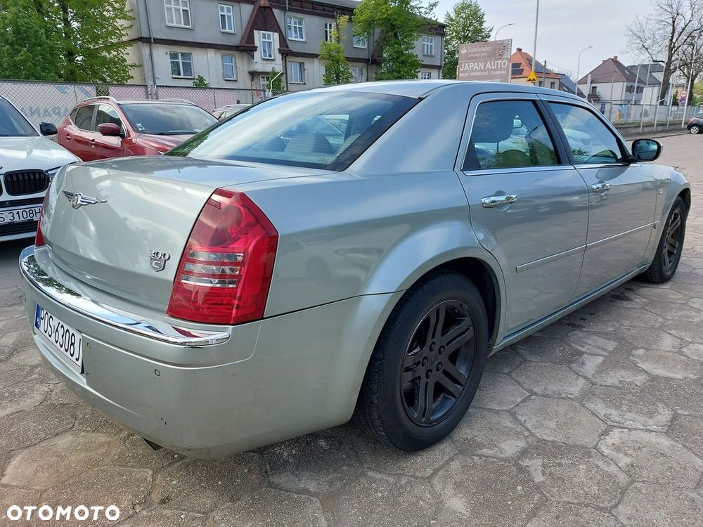 Chrysler 300C - 9