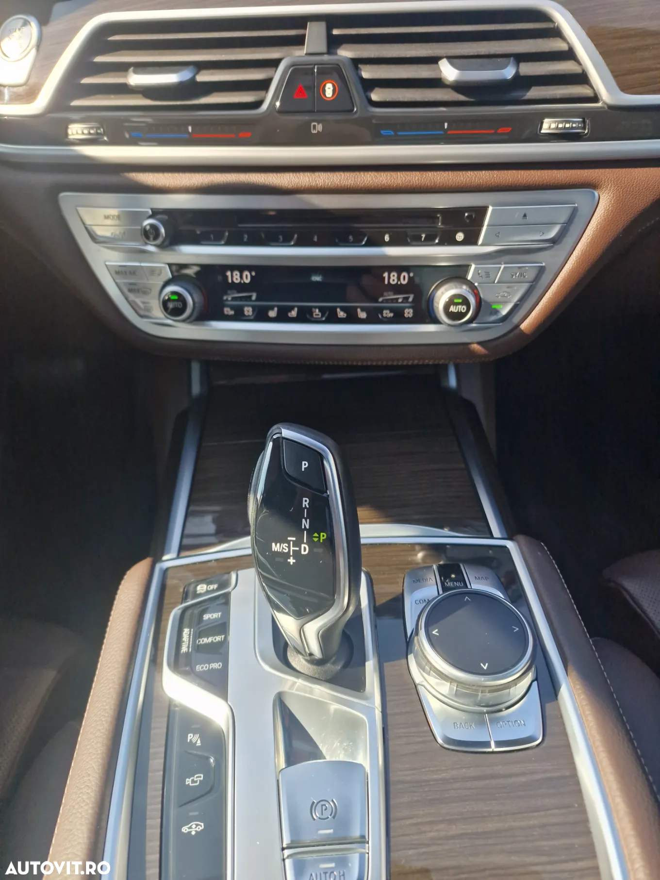 BMW Seria 7 730Ld xDrive - 32