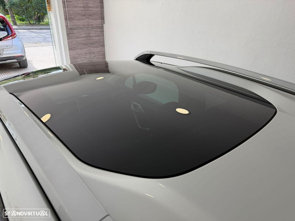 Peugeot 2008 1.2 PureTech Allure Pack EAT8 - 32