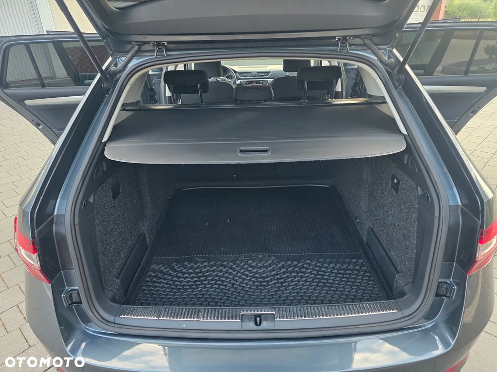 Skoda Superb 2.0 TDI Active DSG - 23
