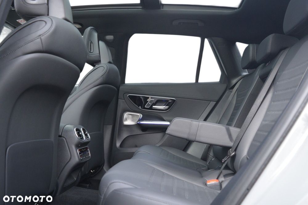 Mercedes-Benz GLC 300 de 4-Matic AMG Line - 9