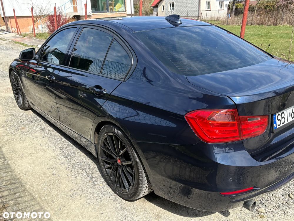 BMW Seria 3 320i Sport Line - 4