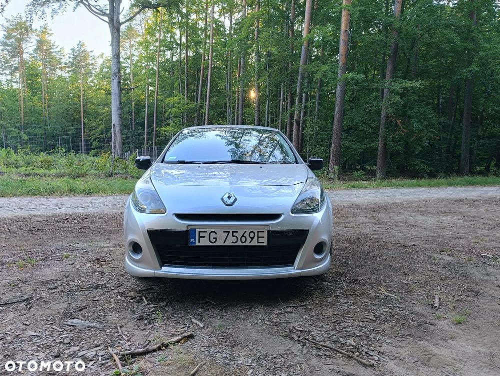 Renault Clio - 2