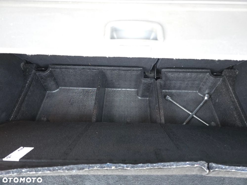 Ford Kuga 2.0 TDCi Titanium FWD - 23