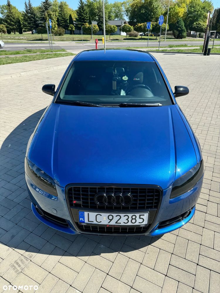 Audi A4 Limousine - 4