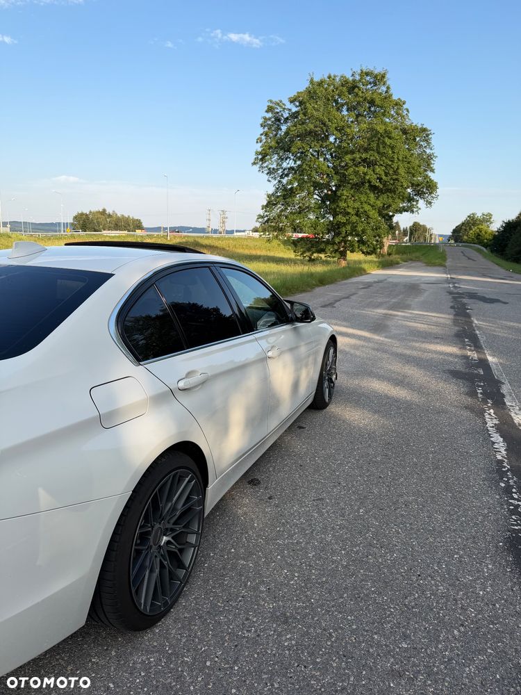 BMW Seria 3 320d xDrive Luxury Line - 9