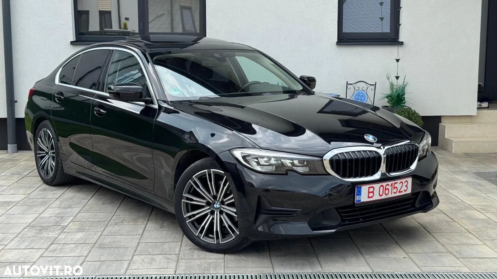 BMW Seria 3 320i Aut. Luxury Line - 1