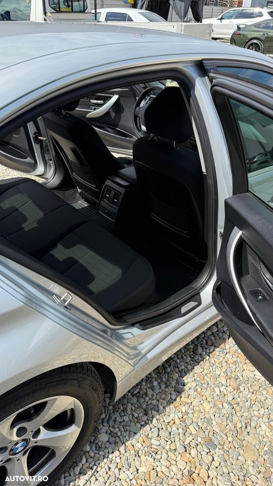 BMW Seria 3 320d Efficient Dynamic Edition Sport-Aut. - 10