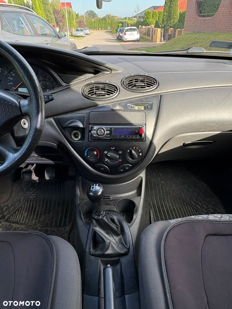 Ford Focus 1.6 Comfort - 17