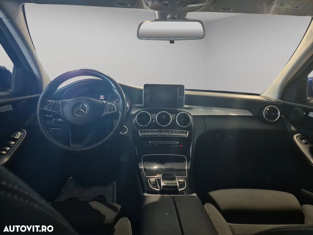 Mercedes-Benz C - 10