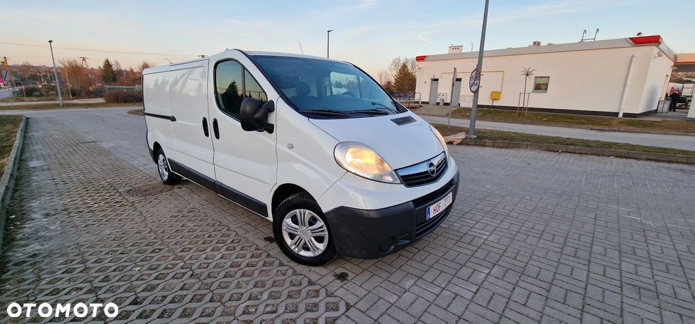 Opel Vivaro - 17