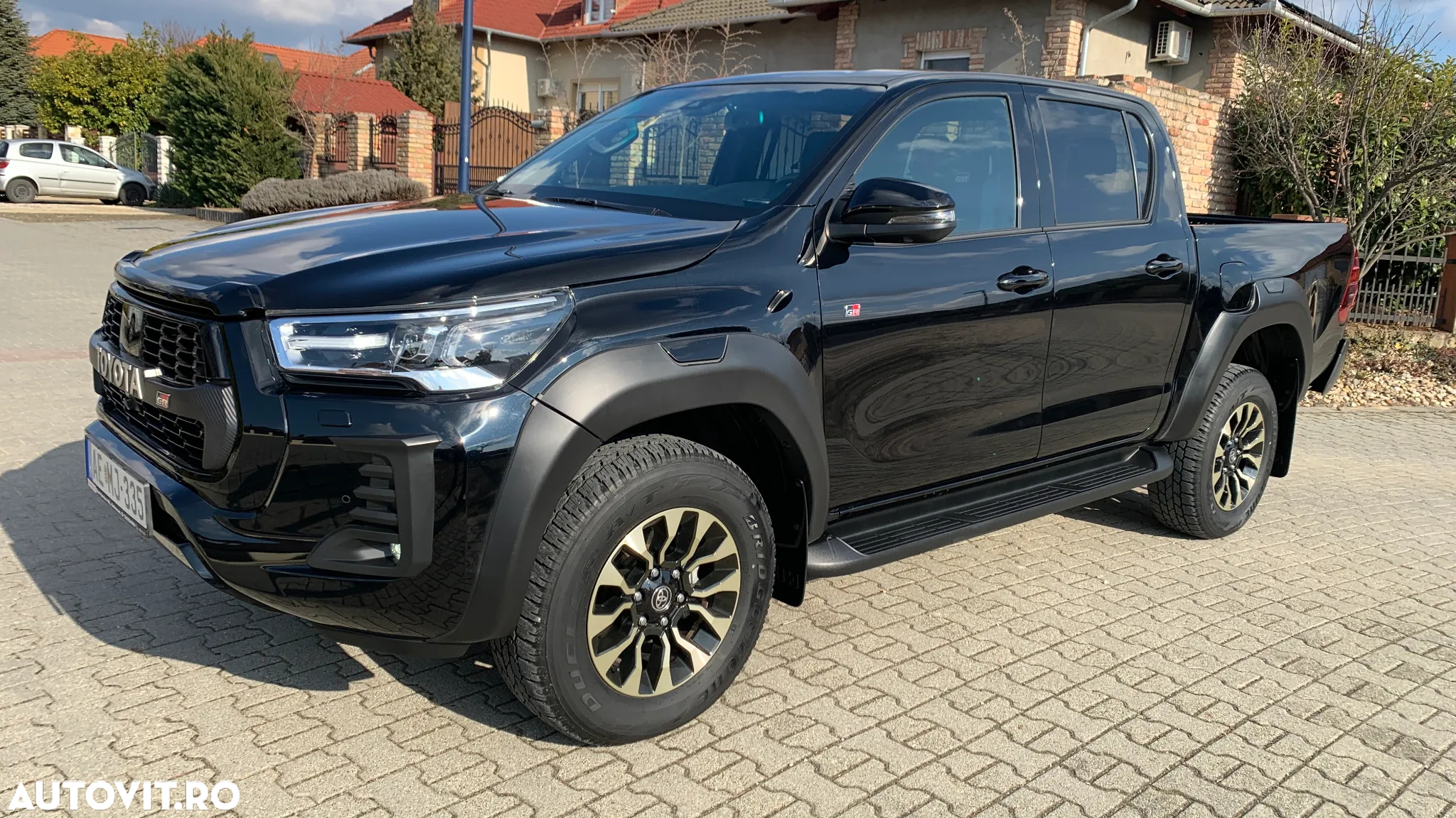 Toyota Hilux 2.8D 204CP 4x4 Double Cab AT GR Sport - 3
