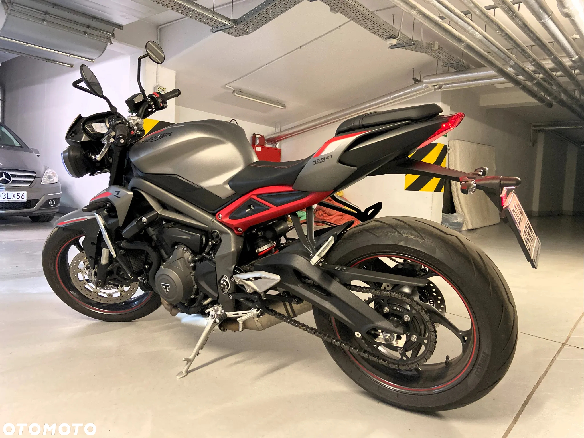 Triumph Street Triple - 8