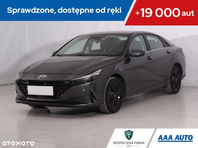 Hyundai Elantra - 2