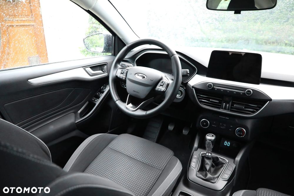 Ford Focus 1.0 EcoBoost Titanium Design - 11