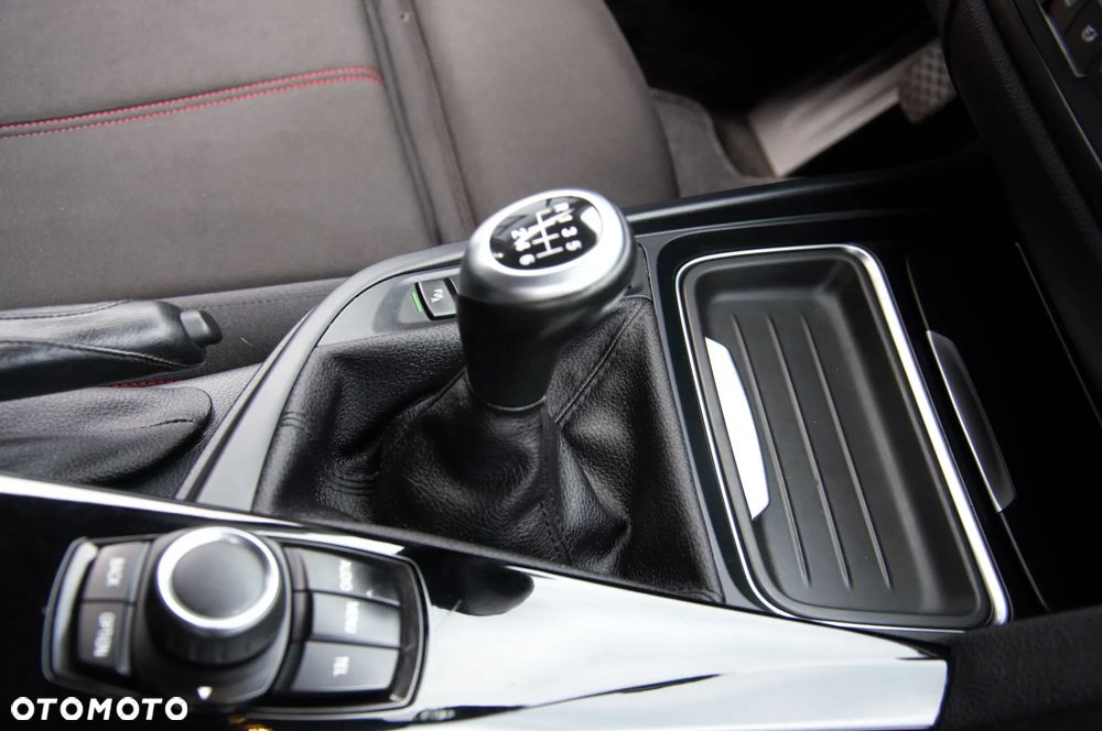 BMW Seria 3 316i Sport Line - 28