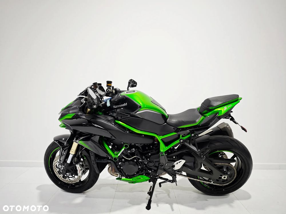 Kawasaki H2 - 4