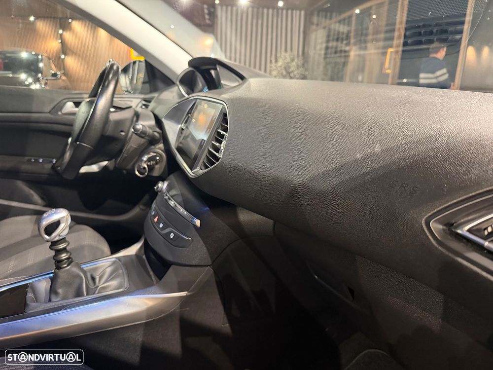 Peugeot 308 SW HDi FAP 150 Allure - 27