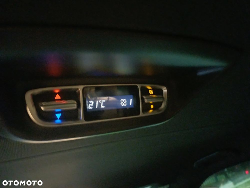 Mercedes-Benz Klasa V 300 d Extralang 9G-TRONIC Avantgarde - 11